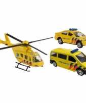 Vergelijk speelgoedauto ambulance set 3 delig prijs